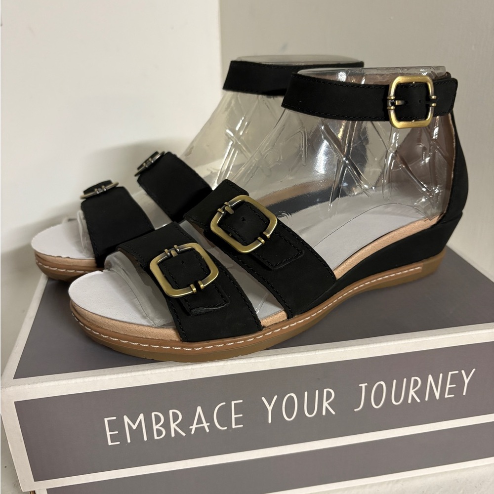 Dansko Astrid Milled Nubuck Comfort Sandals - Black - NEW IN BOX